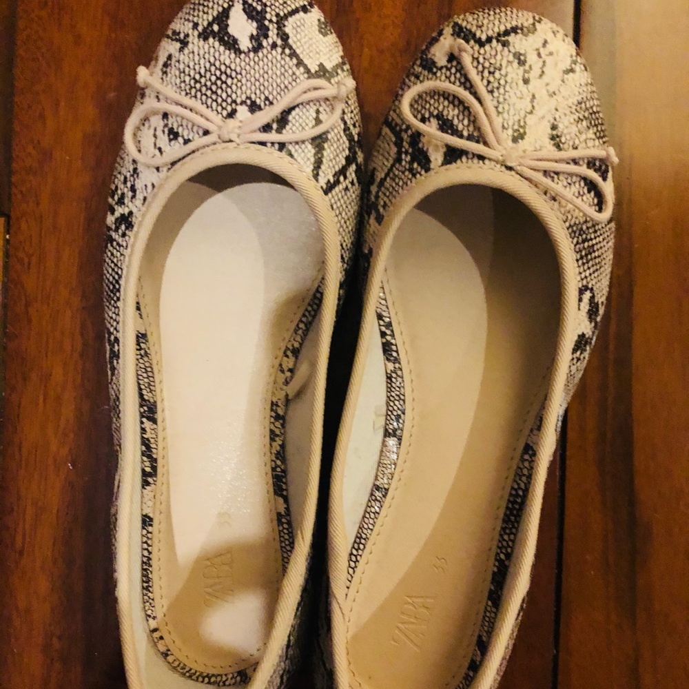 Zara girl shoes size 33